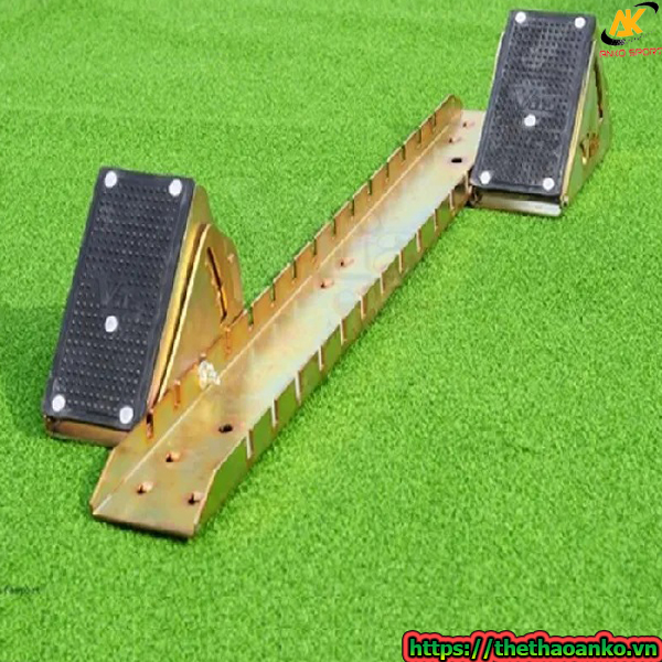 Bàn Đạp Xuất Phát Thi Đấu 901944