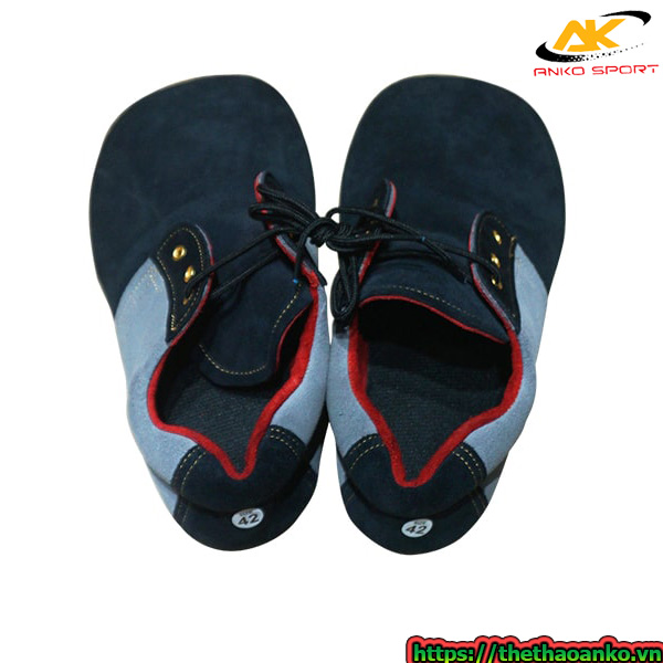 Giày đá cầu 4 lớp
