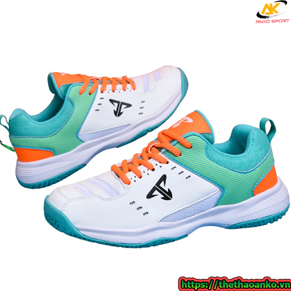 Giày pickleball Tesla 5528 chất liệu vải lưới thoáng khí kết hợp da PU mang lại sự trẻ trung khi sử dụng