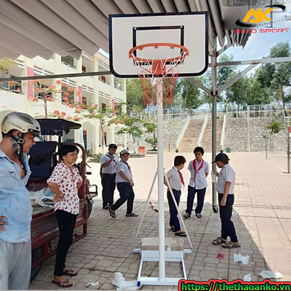 Trụ bóng rổ học sinh tiêu chuẩn