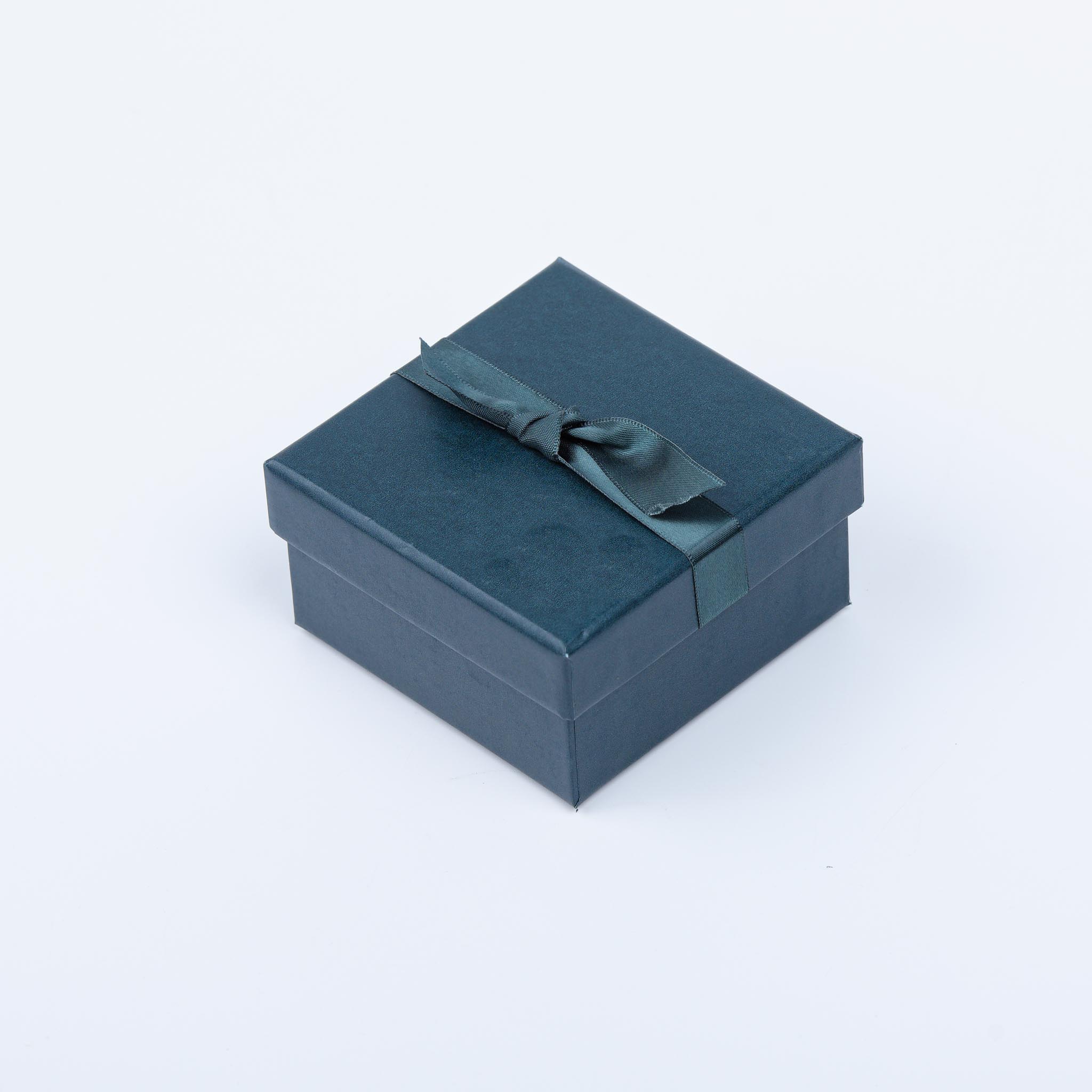 Hướng Dẫn Chọn Hộp Cứng Phù Hợp Với Món Quà Đặc Biệt Của Bạn