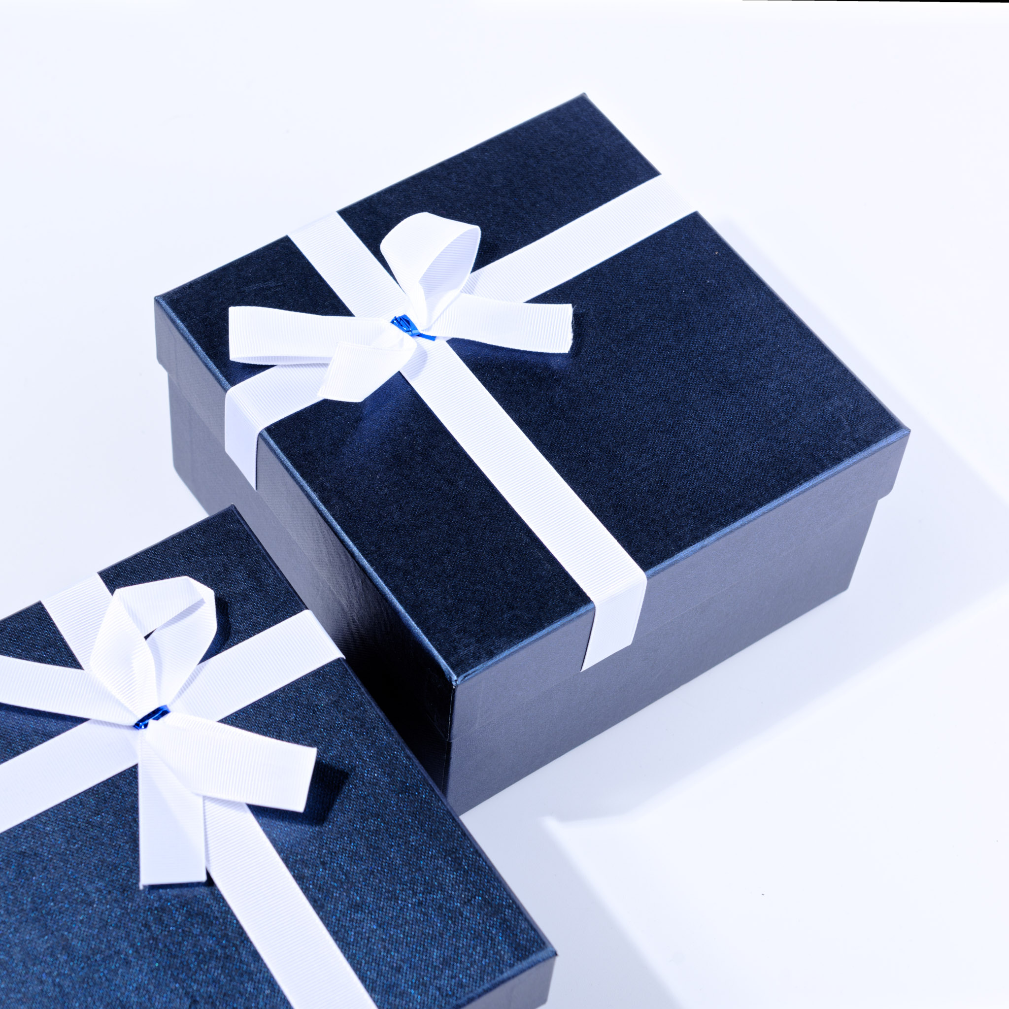 Những Hộp Quà Ý Nghĩa Dành Cho Phụ Nữ: Tặng Tình Cảm, Tặng Trái Tim