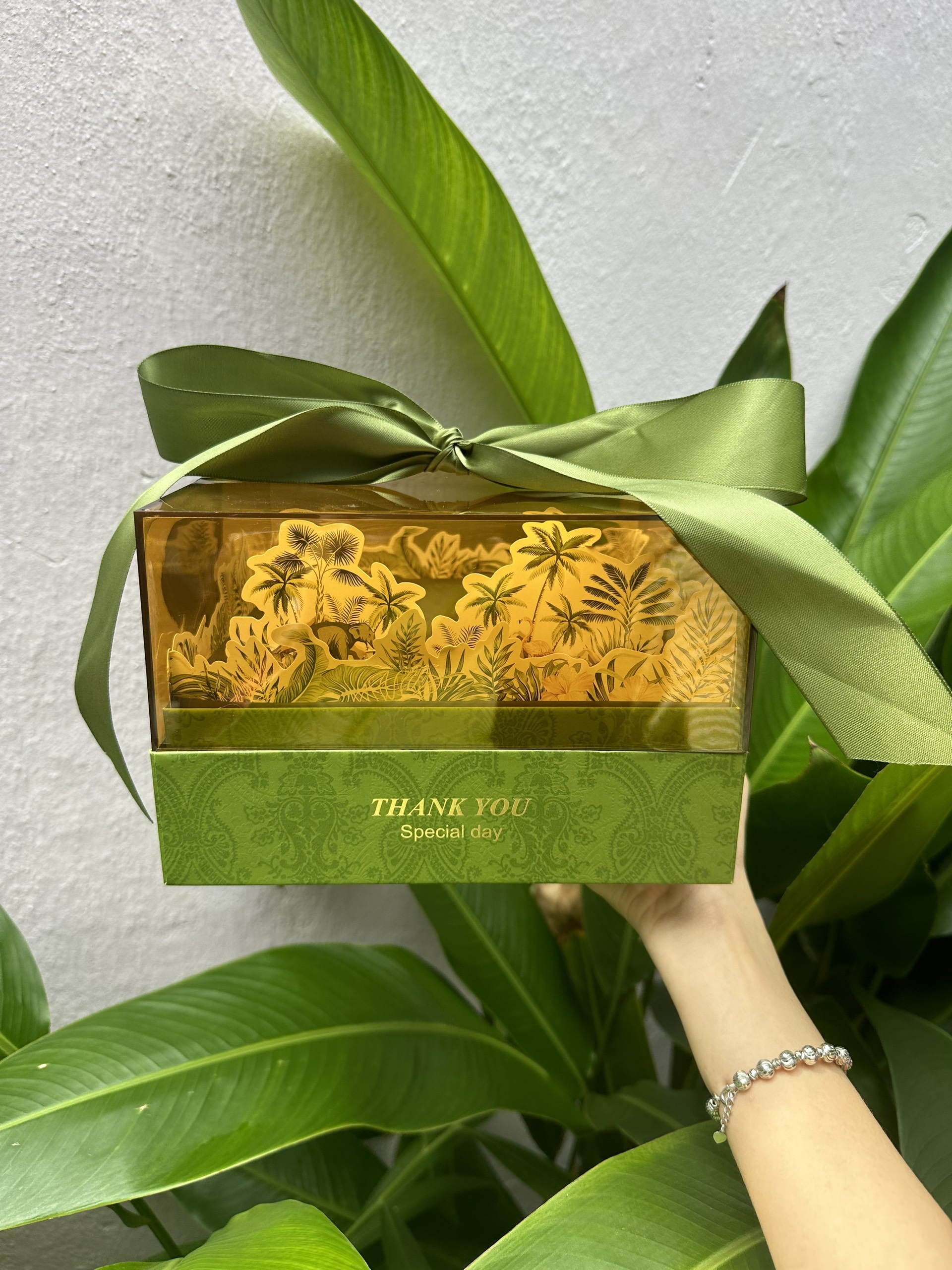 Gói Quà Đặc Biệt Cho Mùa Giáng Sinh: Hộp Cứng Độc Đáo Cho Món Quà Ý Nghĩa