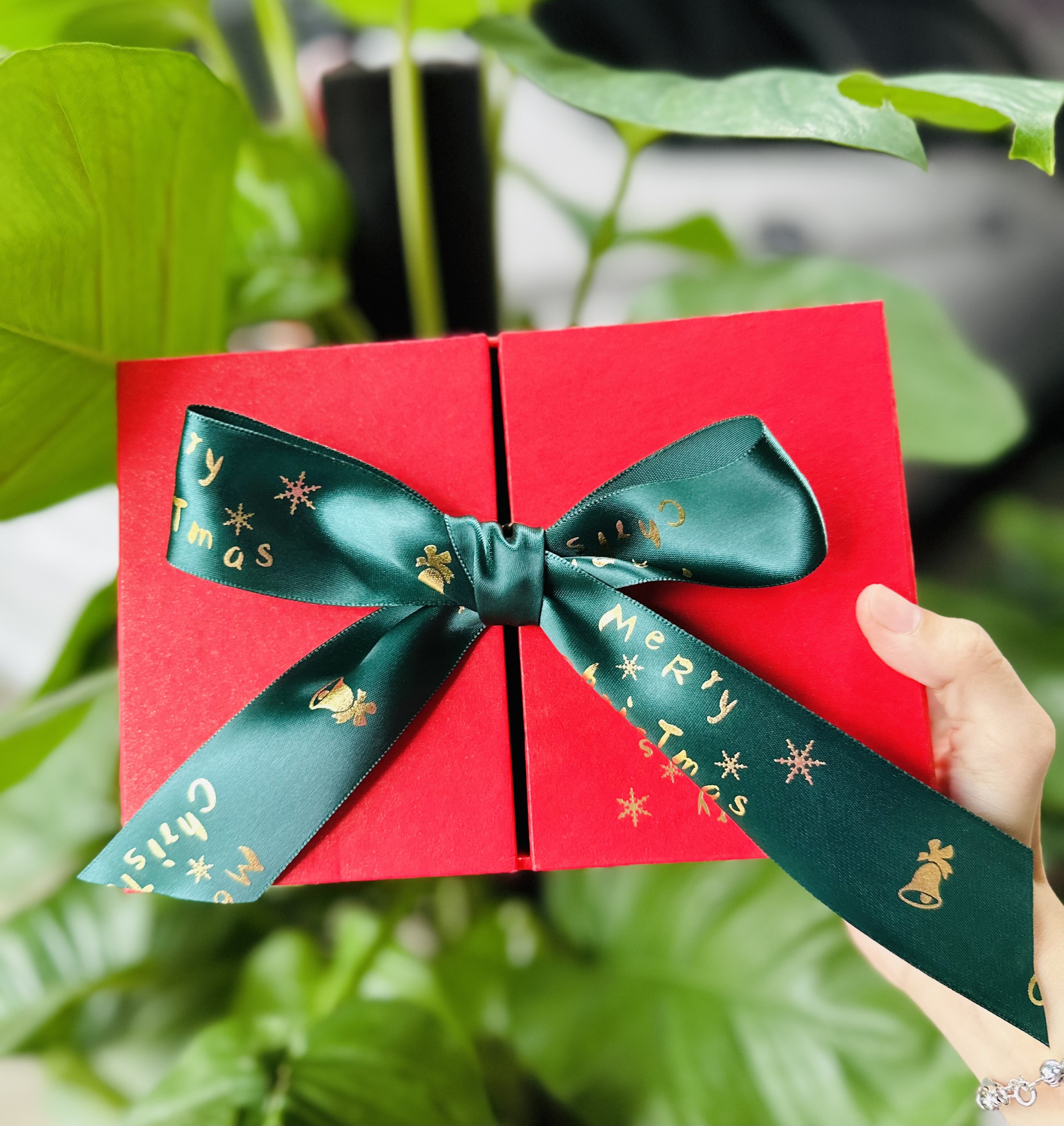 Xu Hướng Màu Sắc Trong Ngành Bao Bì: Sức Mạnh của Màu Sắc Trong Thu Hút Khách Hàng