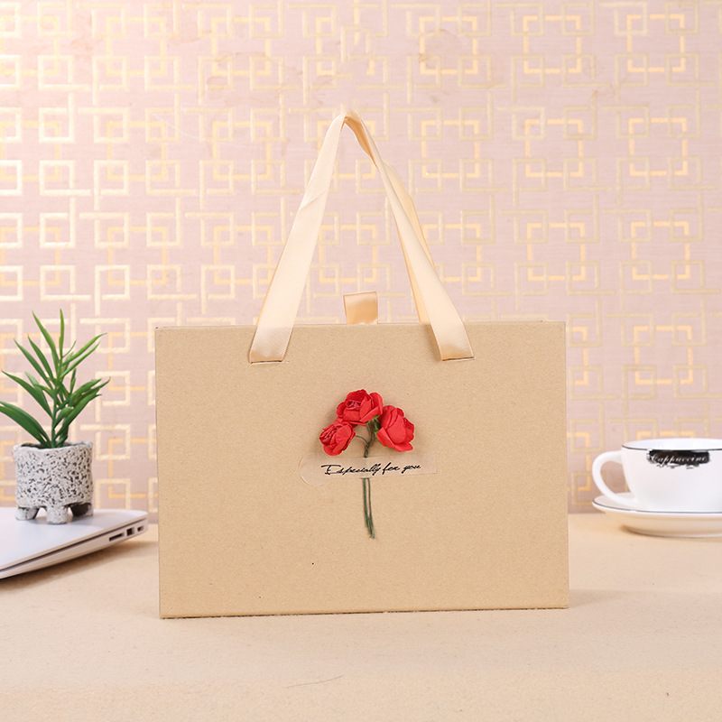 Hộp Giấy Kraft Có Quai Xách Trơn Nhiều Kích Thước