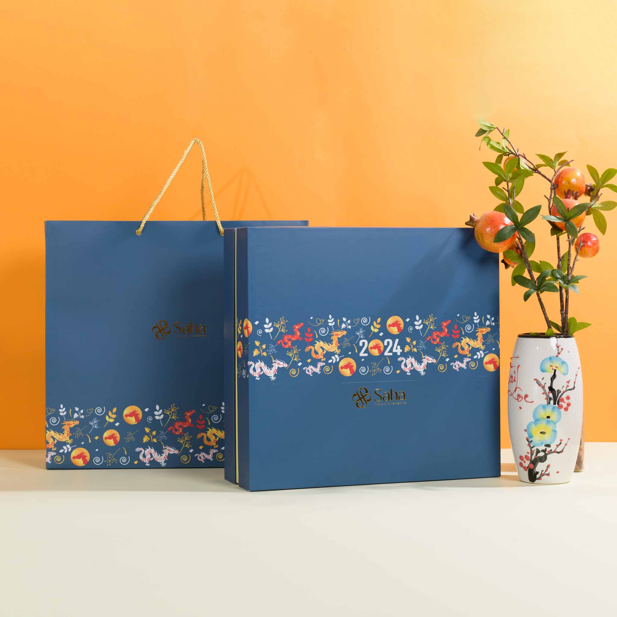 Hộp Quà Tết Kèm Túi Đựng Quà Cao Cấp Size 35x37x11cm - HQT-05