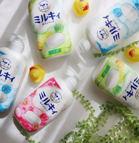 SỮA TẮM HƯƠNG HOA MILKY 550ML