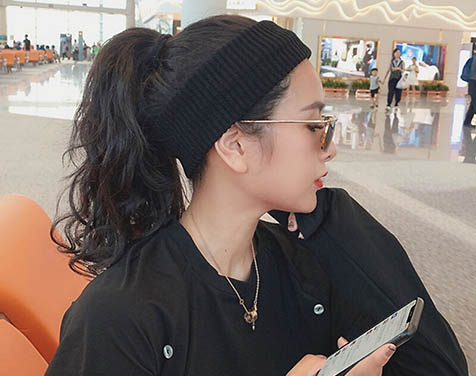 Trào lưu băng đô to bản đổ bộ spring summer 2023