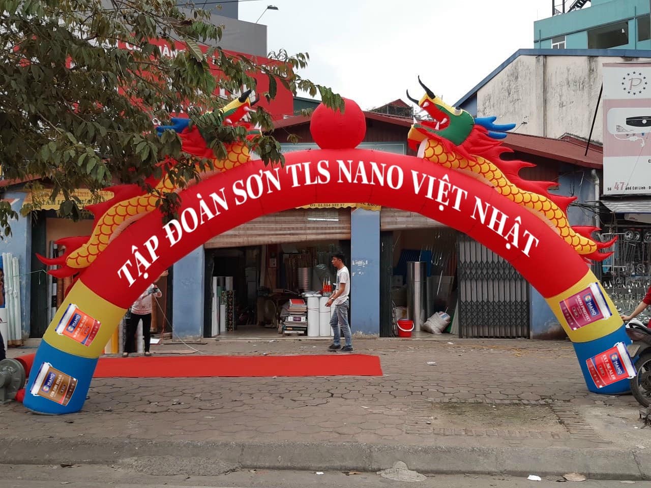 cổng hơi khai trương