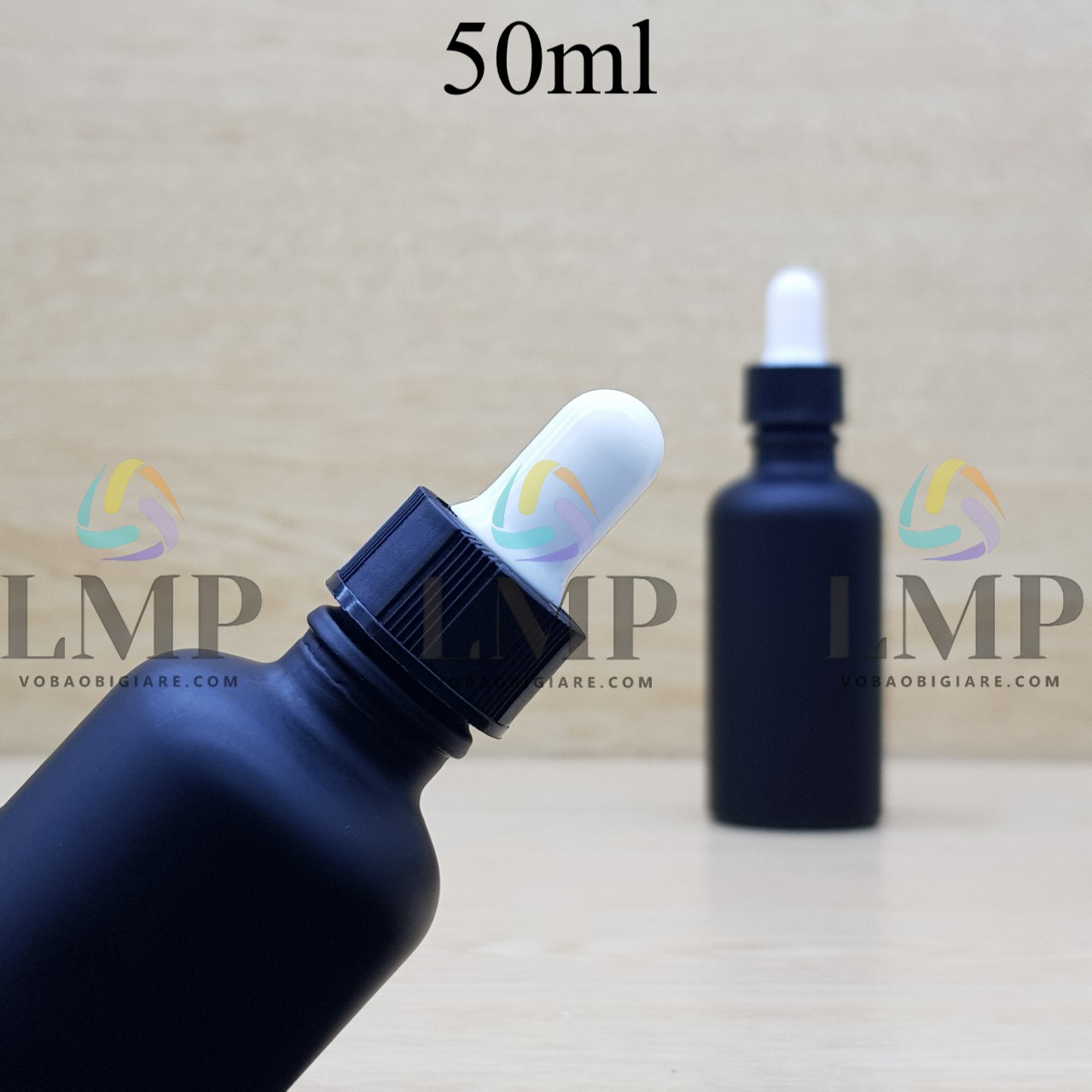 Chai tinh dầu phun mờ nắp bóp khoen nhựa sọc 50ml