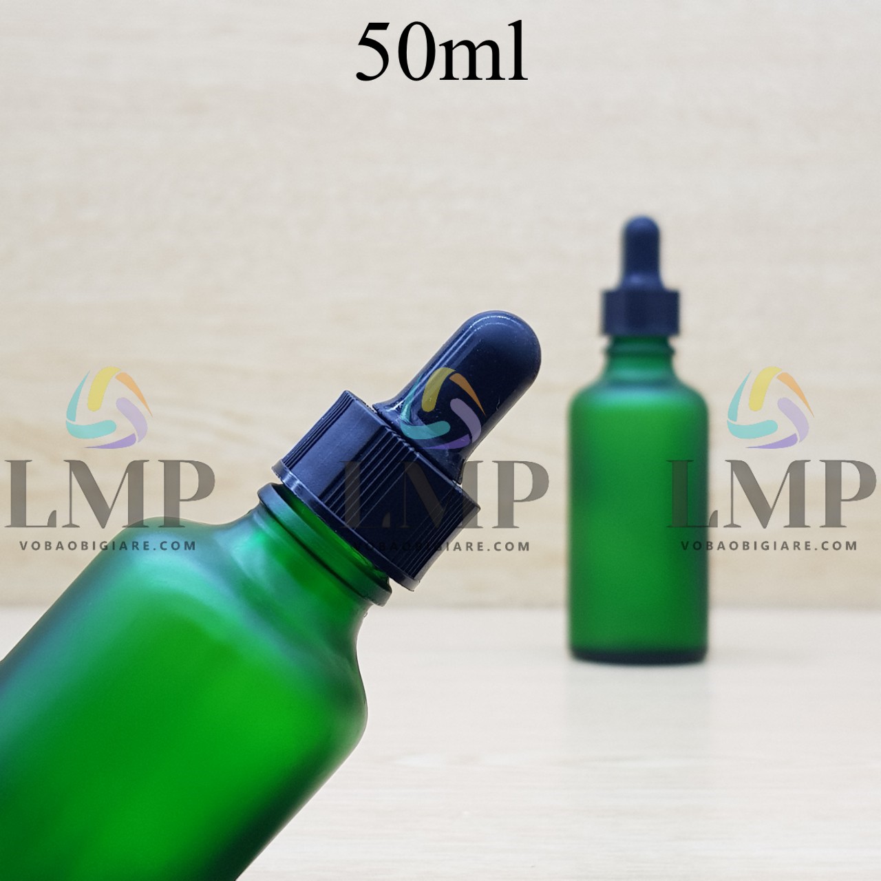 Chai tinh dầu phun mờ nắp bóp khoen nhựa sọc 50ml