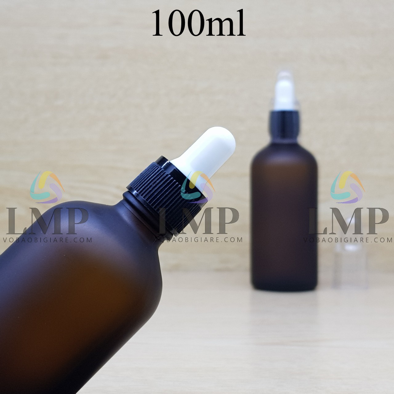 Chai tinh dầu phun mờ nắp bóp khoen nhựa sọc có nắp chụp 100ml