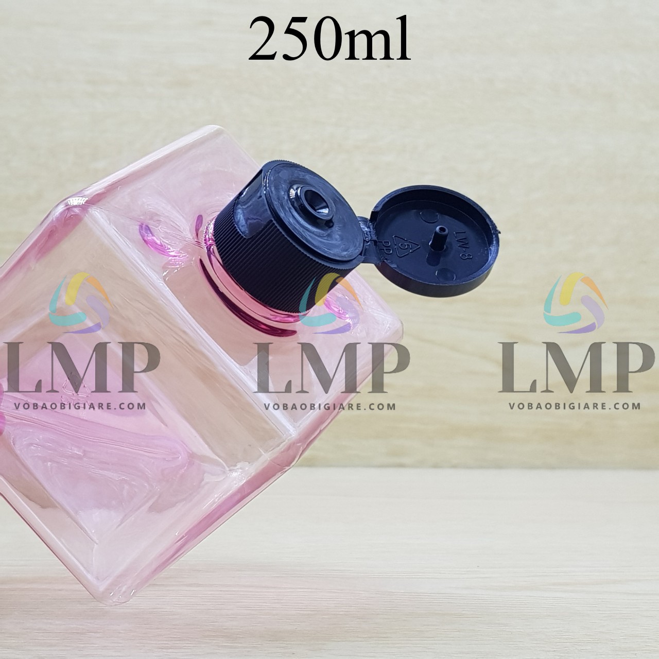 Chai lotion vuông nắp bật sọc