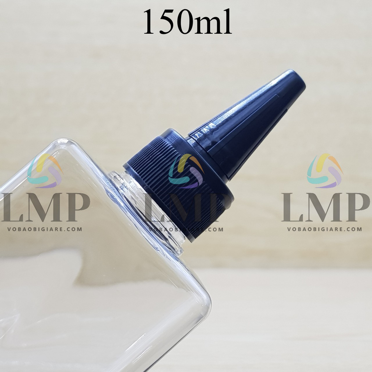 Chai lotion vuông nắp nhọn sọc