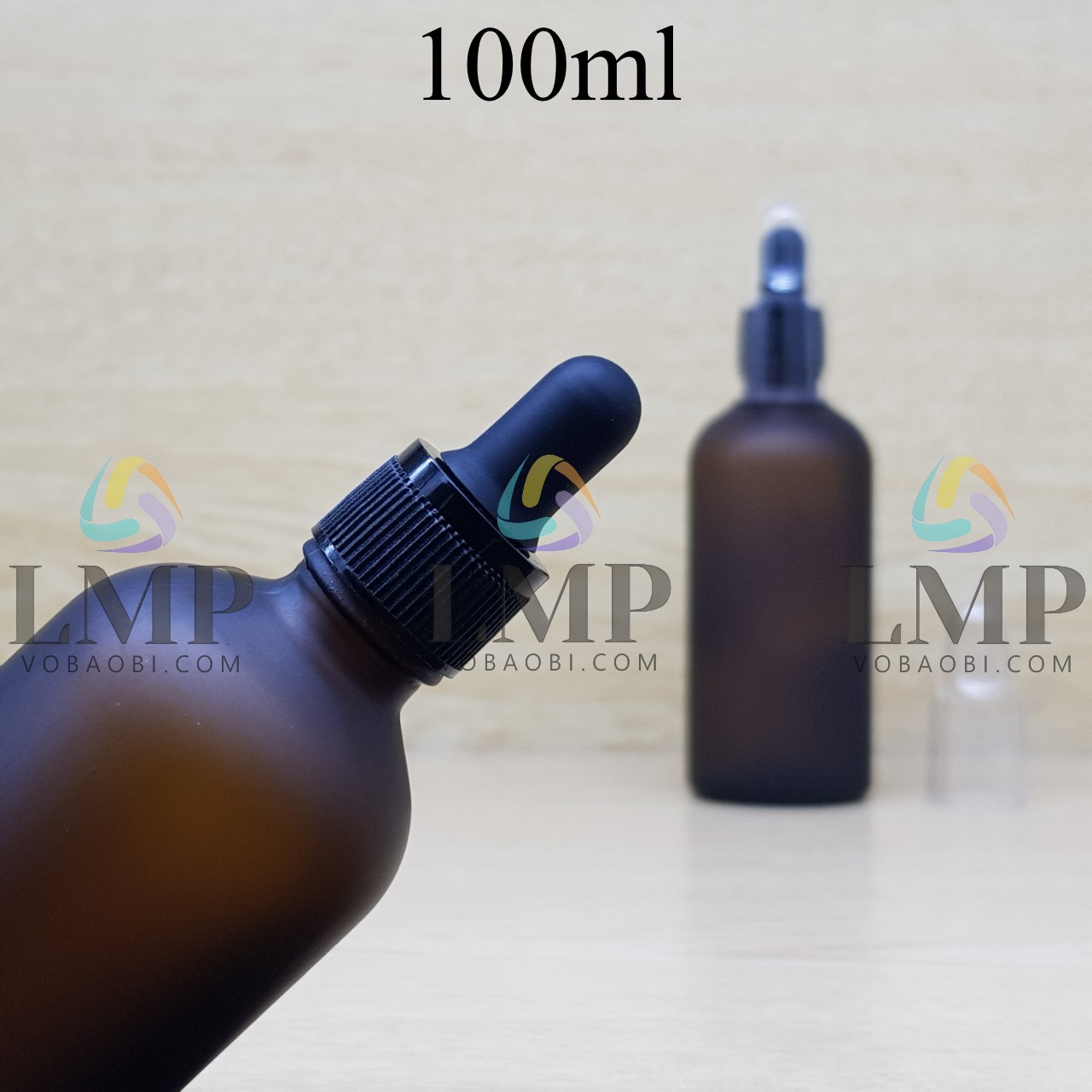 Chai tinh dầu phun mờ nắp bóp khoen nhựa sọc có nắp chụp 100ml