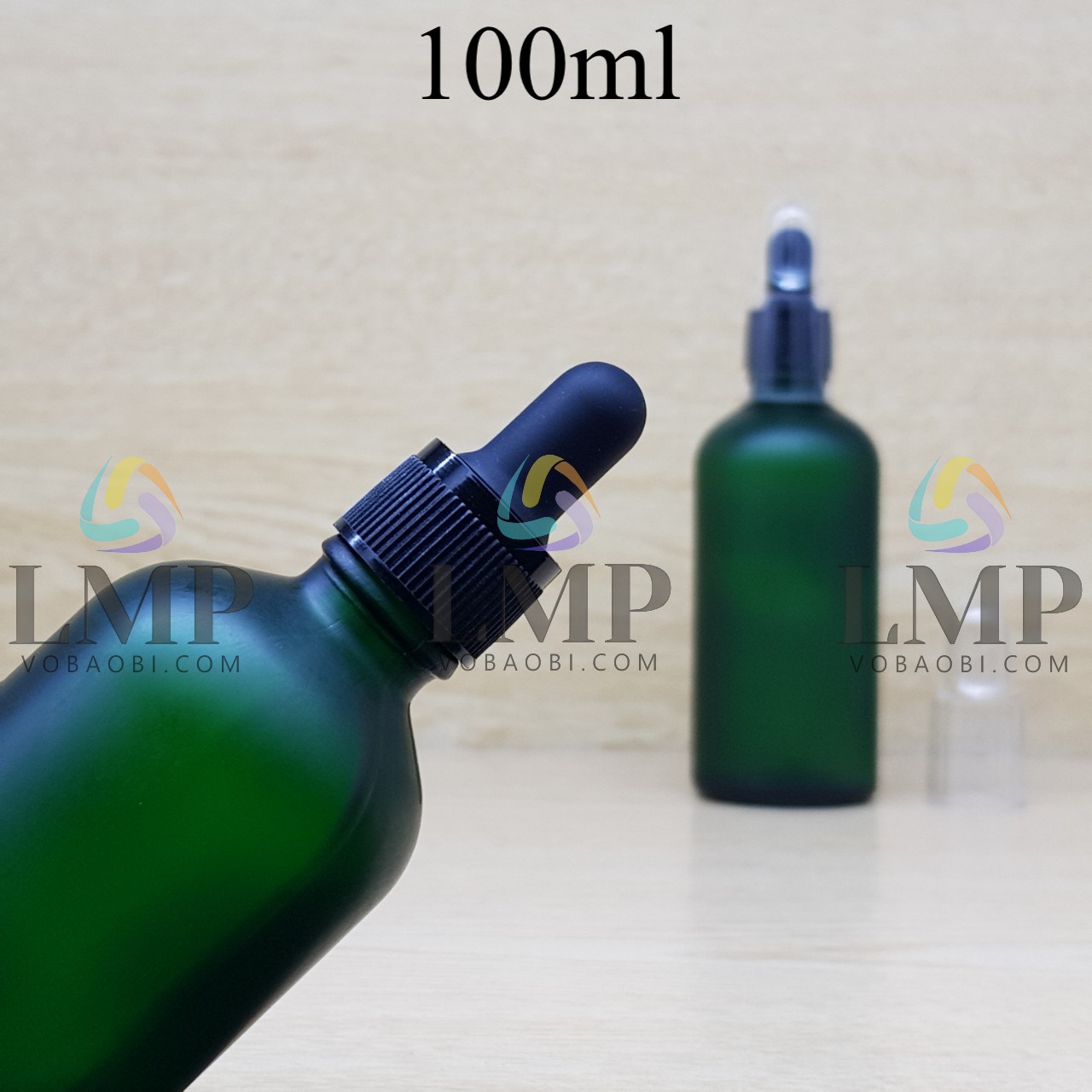 Chai tinh dầu phun mờ nắp bóp khoen nhựa sọc có nắp chụp 100ml