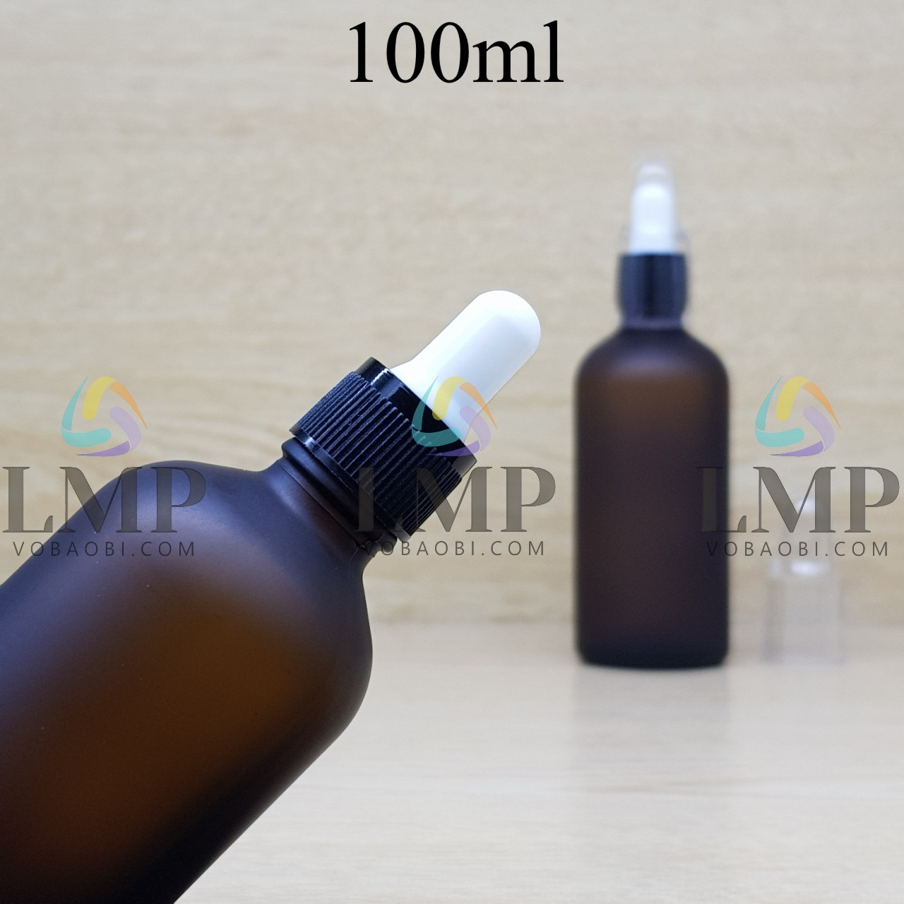 Chai tinh dầu phun mờ nắp bóp khoen nhựa sọc có nắp chụp 100ml