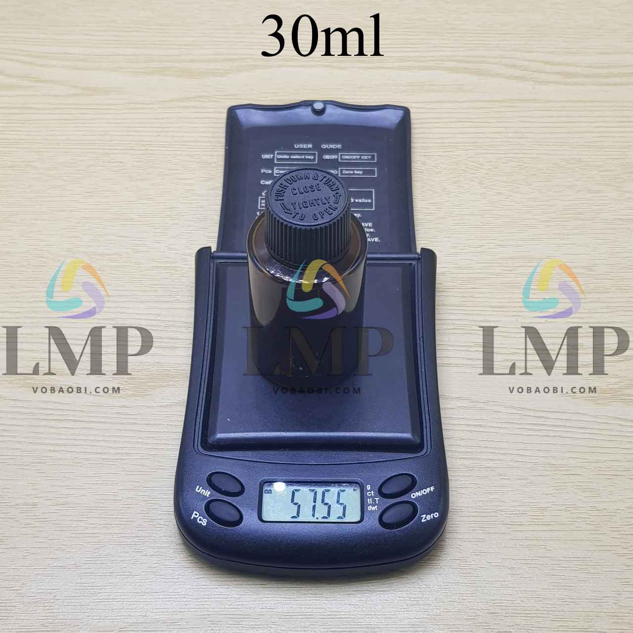 Chai thủy tinh nâu nắp push down and turn sọc