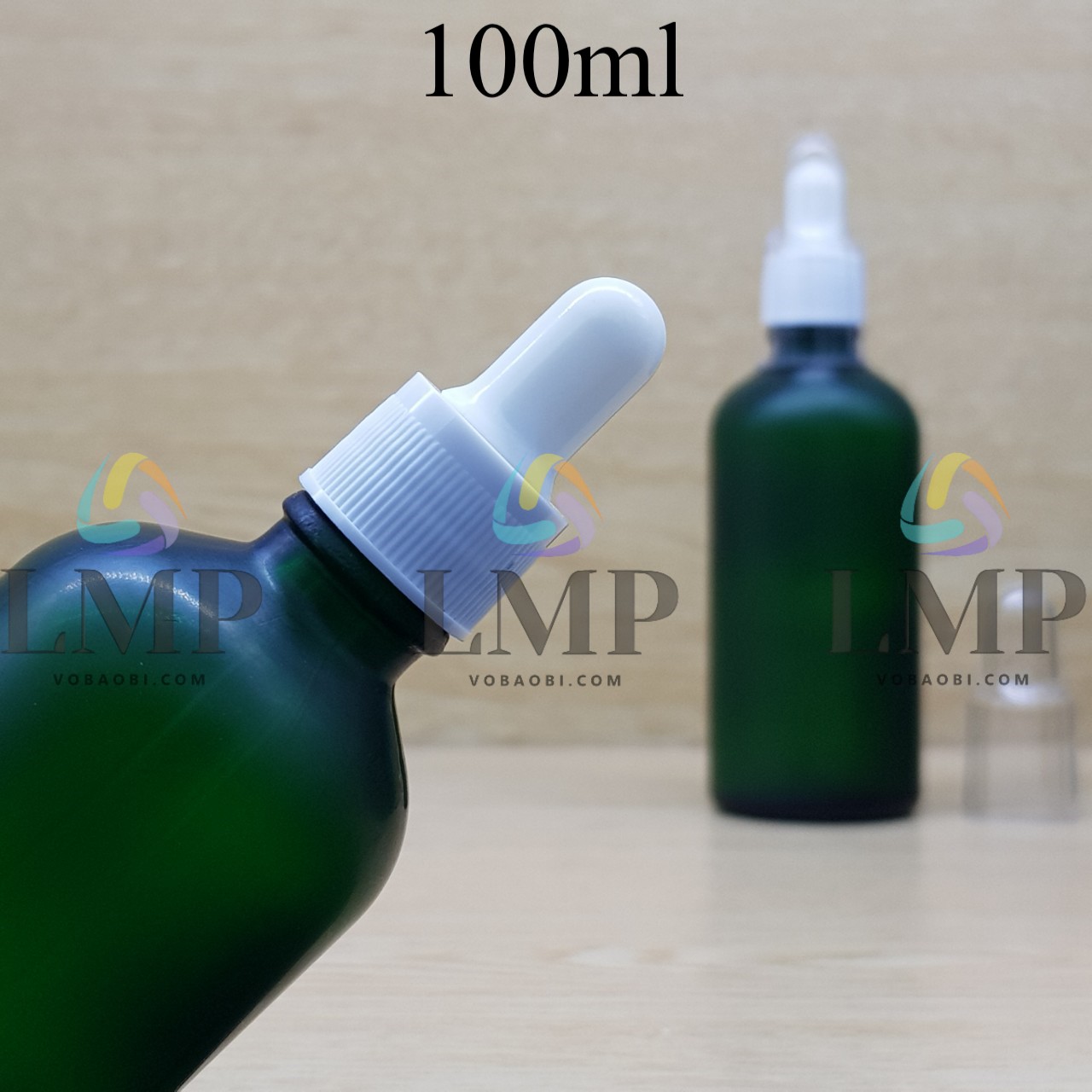 Chai tinh dầu phun mờ nắp bóp khoen nhựa sọc có nắp chụp 100ml