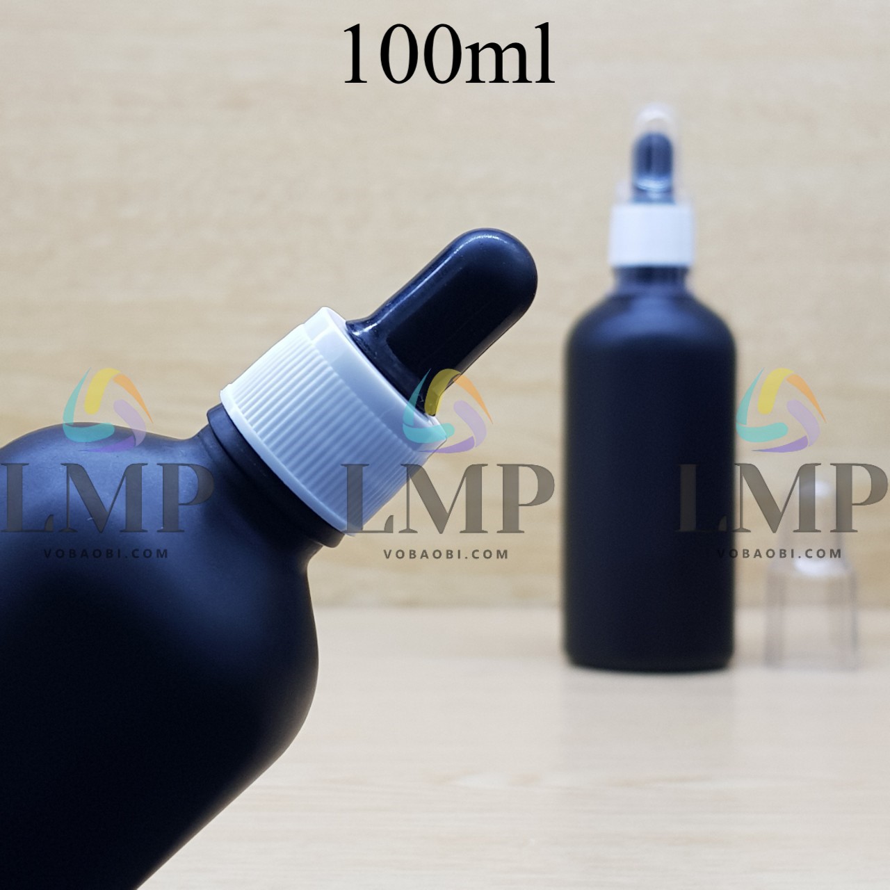 Chai tinh dầu phun mờ nắp bóp khoen nhựa sọc có nắp chụp 100ml