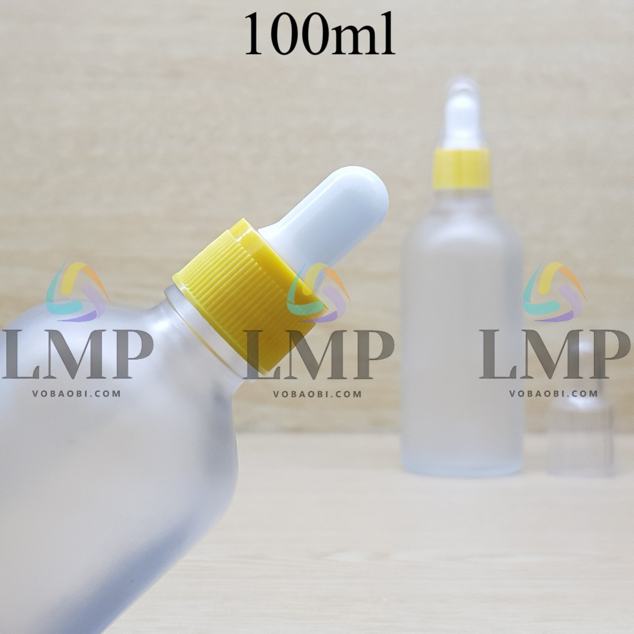 Chai tinh dầu phun mờ nắp bóp khoen nhựa sọc có nắp chụp 100ml