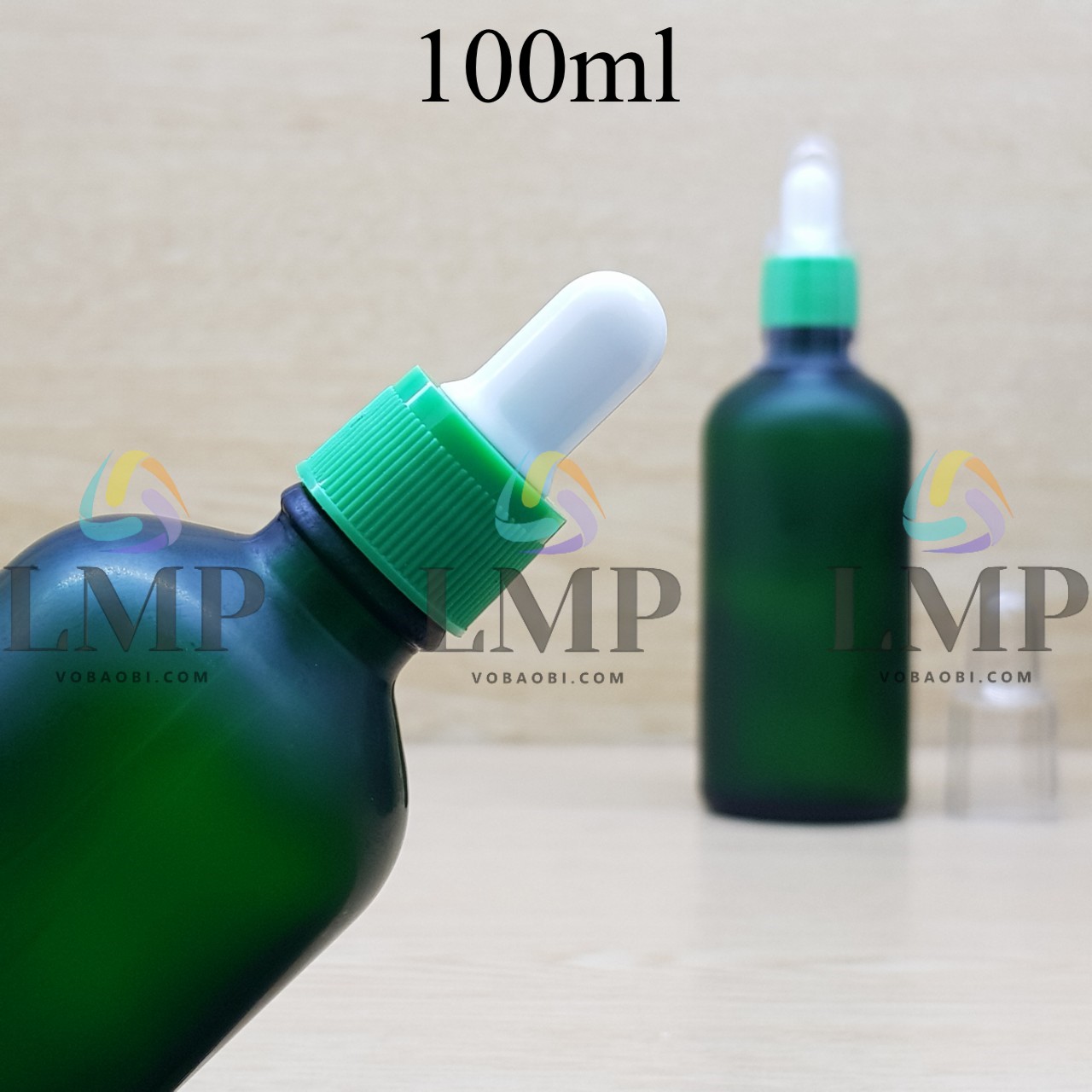 Chai tinh dầu phun mờ nắp bóp khoen nhựa sọc có nắp chụp 100ml