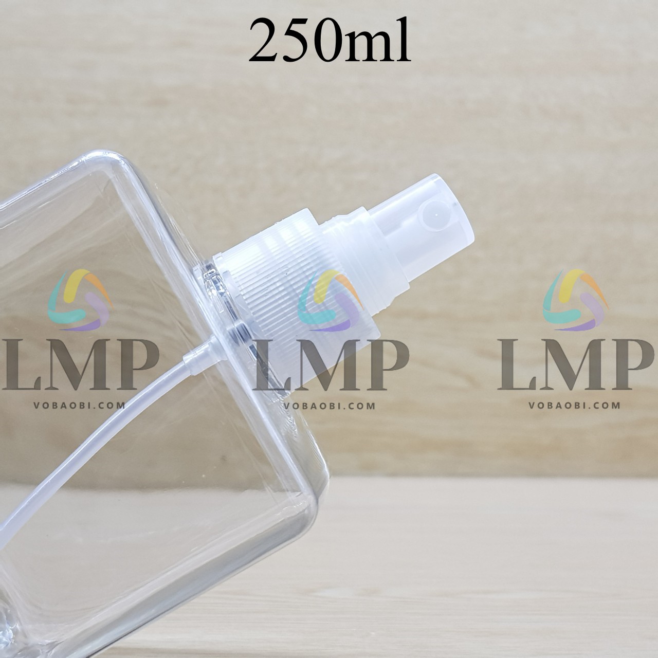 Chai lotion vuông phun sương