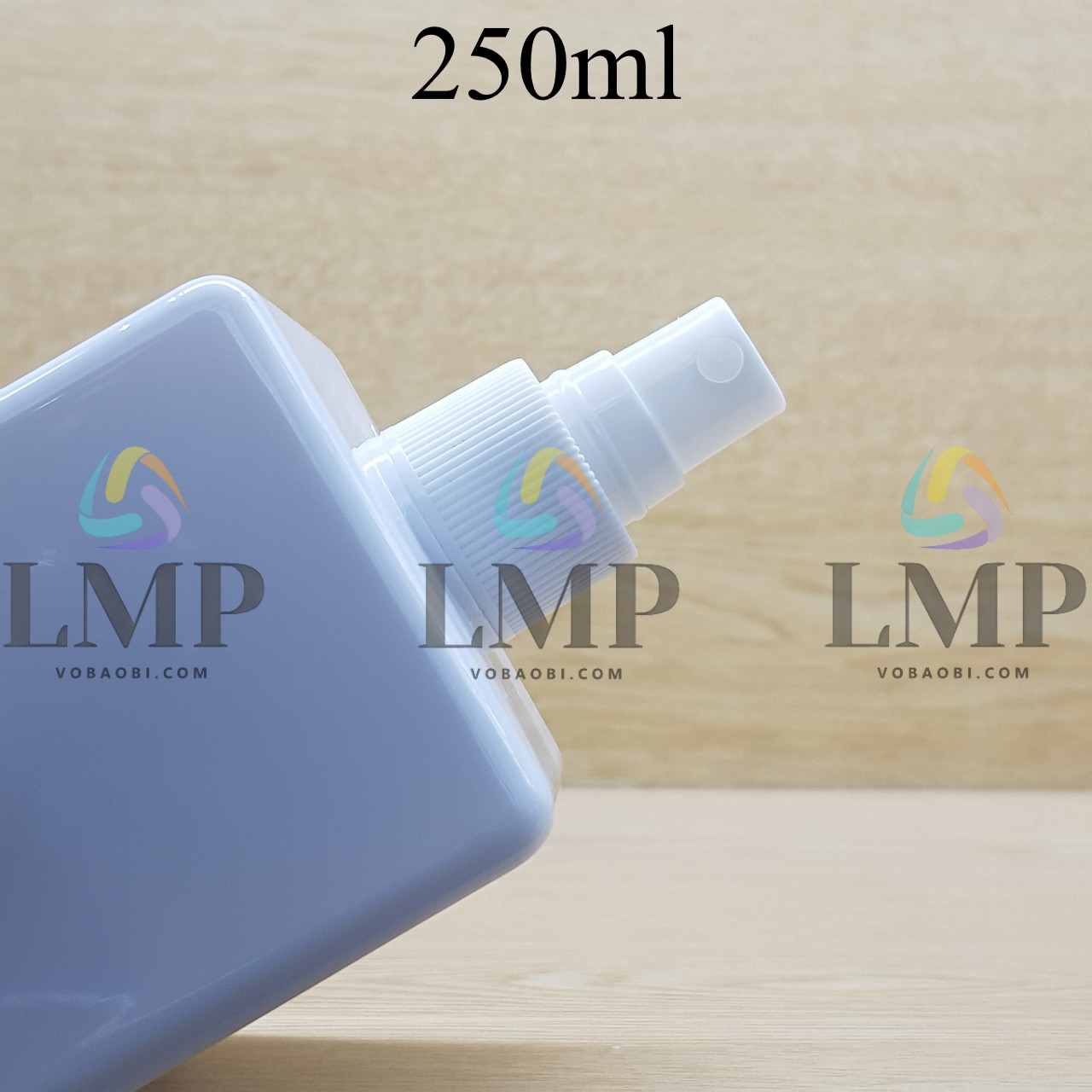 Chai lotion vuông phun sương