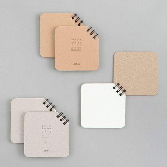 Plastic【Reference Design】The Diagonal Ring Idea — Lightness in Writing and Holding