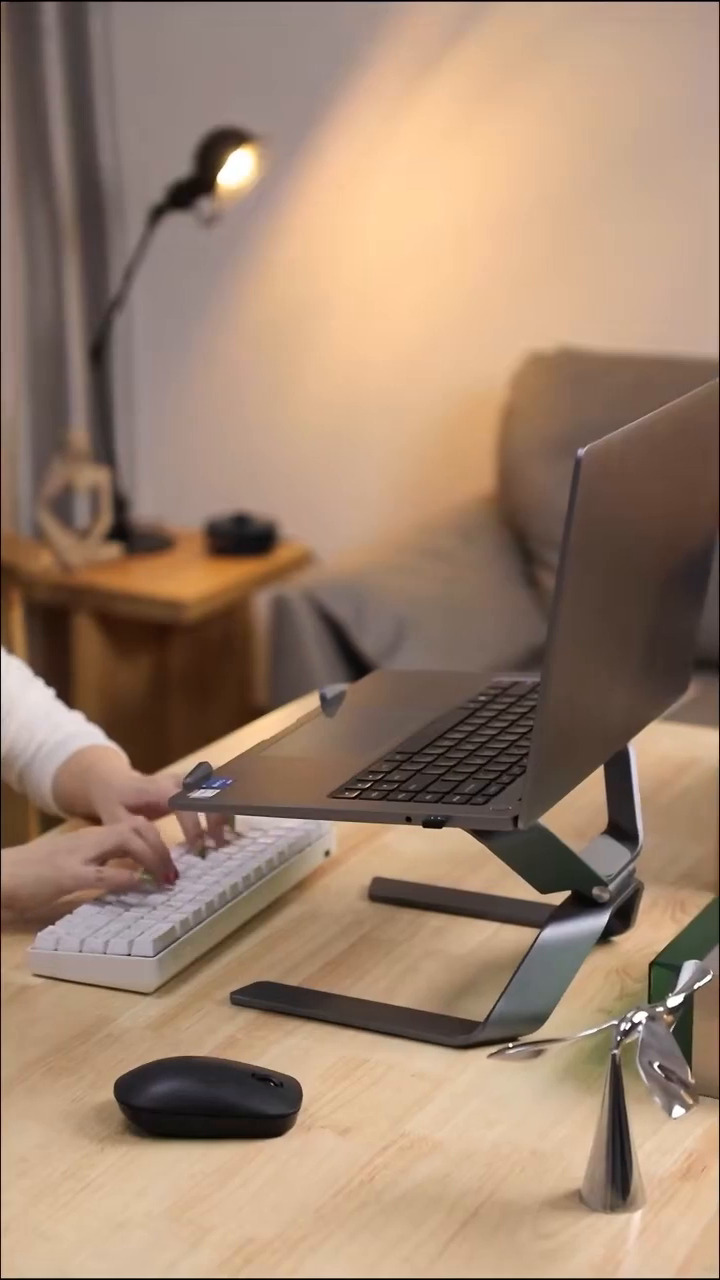 Metal【Giá đỡ laptop｜Vẻ đẹp sang trọng trong sắc đen】