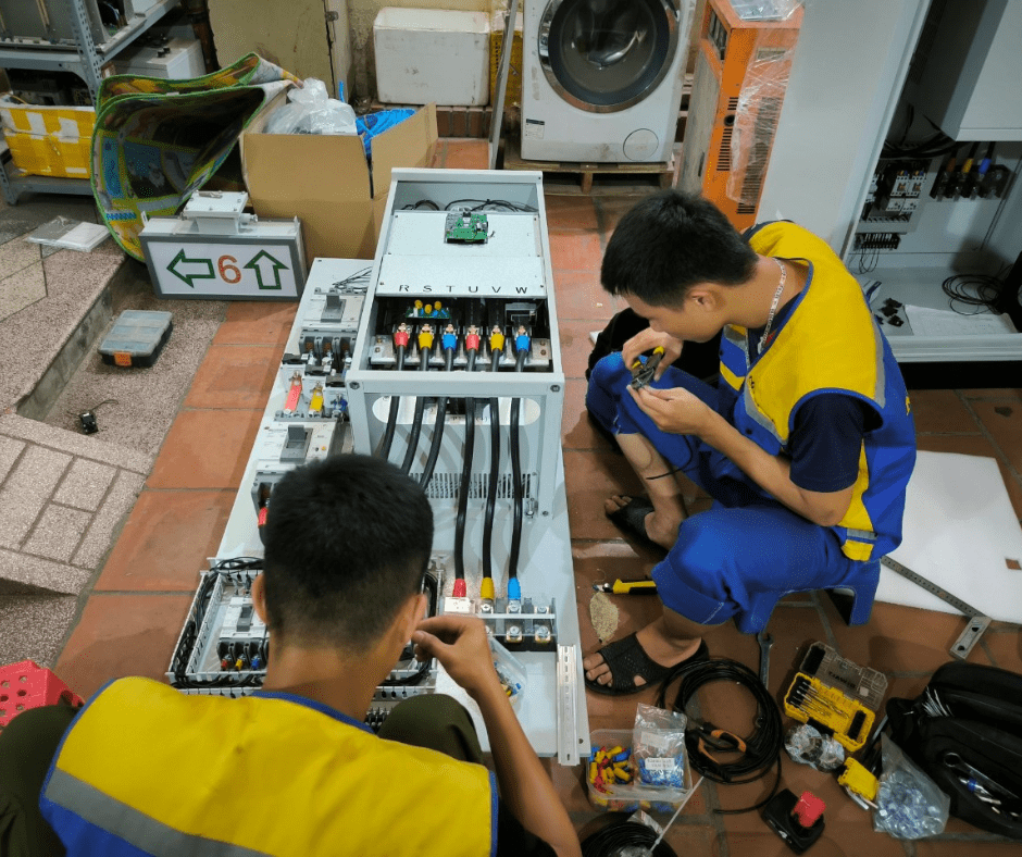 KÉO CÁP - LẮP ĐẶT TỦ ĐIỆN BIẾN TẦN CHO DÂY TRUYỀN NGHIỀN THAN TẠI QUẢNG NINH KÉO CÁP - LẮP ĐẶT TỦ ĐIỆN BIẾN TẦN CHO DÂY TRUYỀN NGHIỀN THAN TẠI QUẢNG NINH