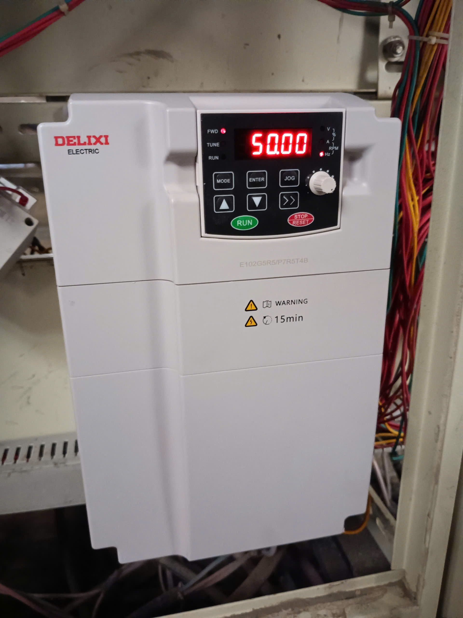 Biến tần Delixi CDI-E102G7R5/P011T4B - 7.5/11kw - 380V