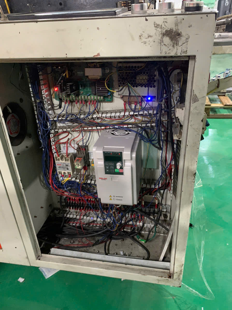 Biến tần Delixi CDI-EM60G0R75T4B 0.75kw 380V