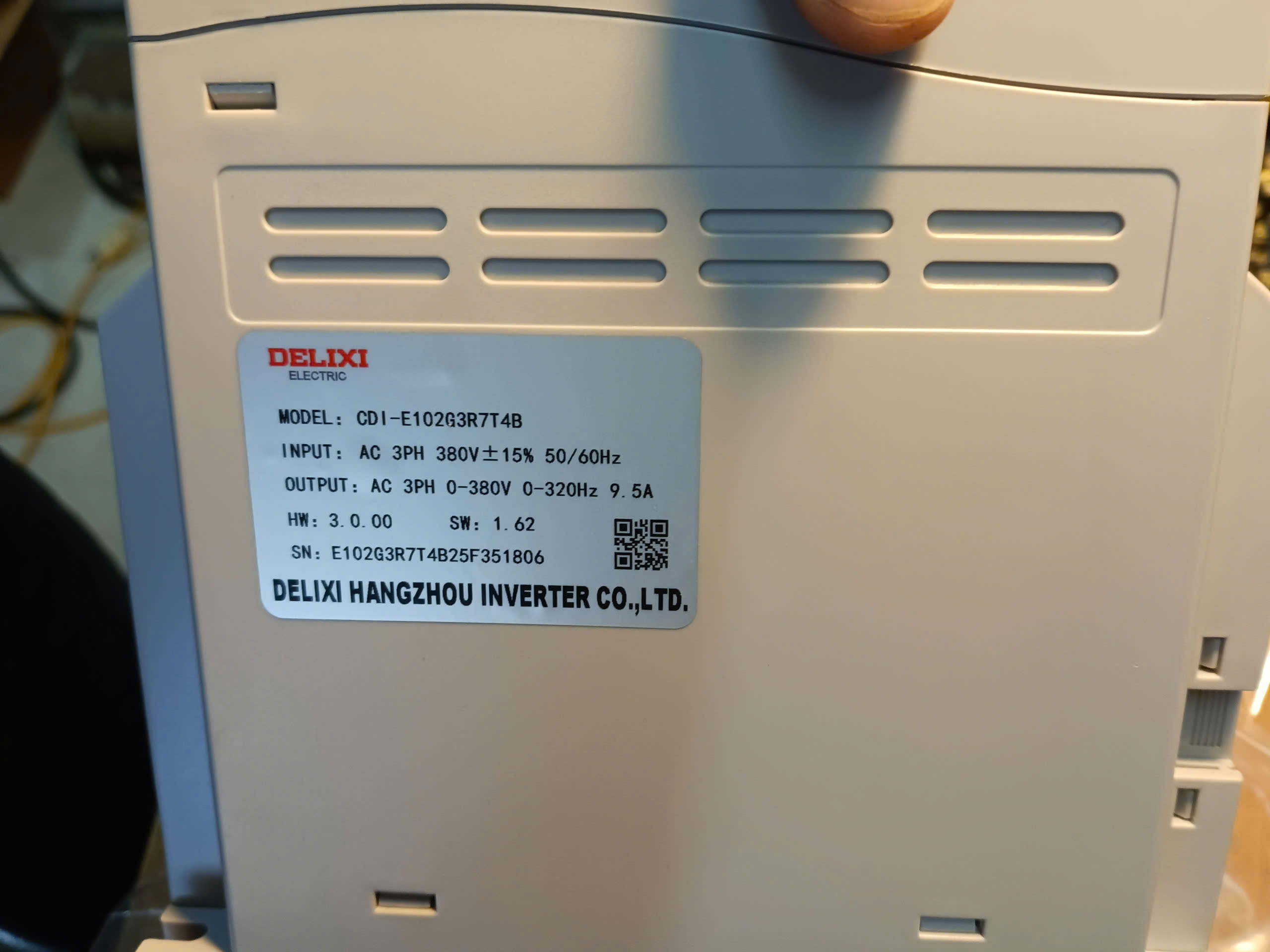 Biến tần Delixi CDI-E102G1R5T4B - 1.5kw - 380V