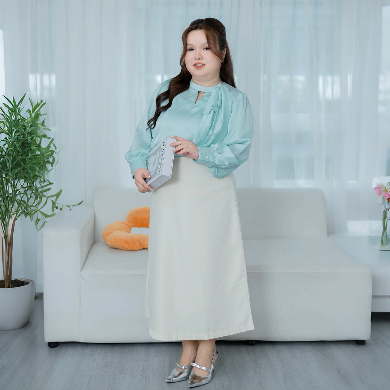 Áo sơ mi bigsize 60kg-95kg nơ cổ đính ngọc trai sang trọng phù hợp mặc đi làm, đi tiệc