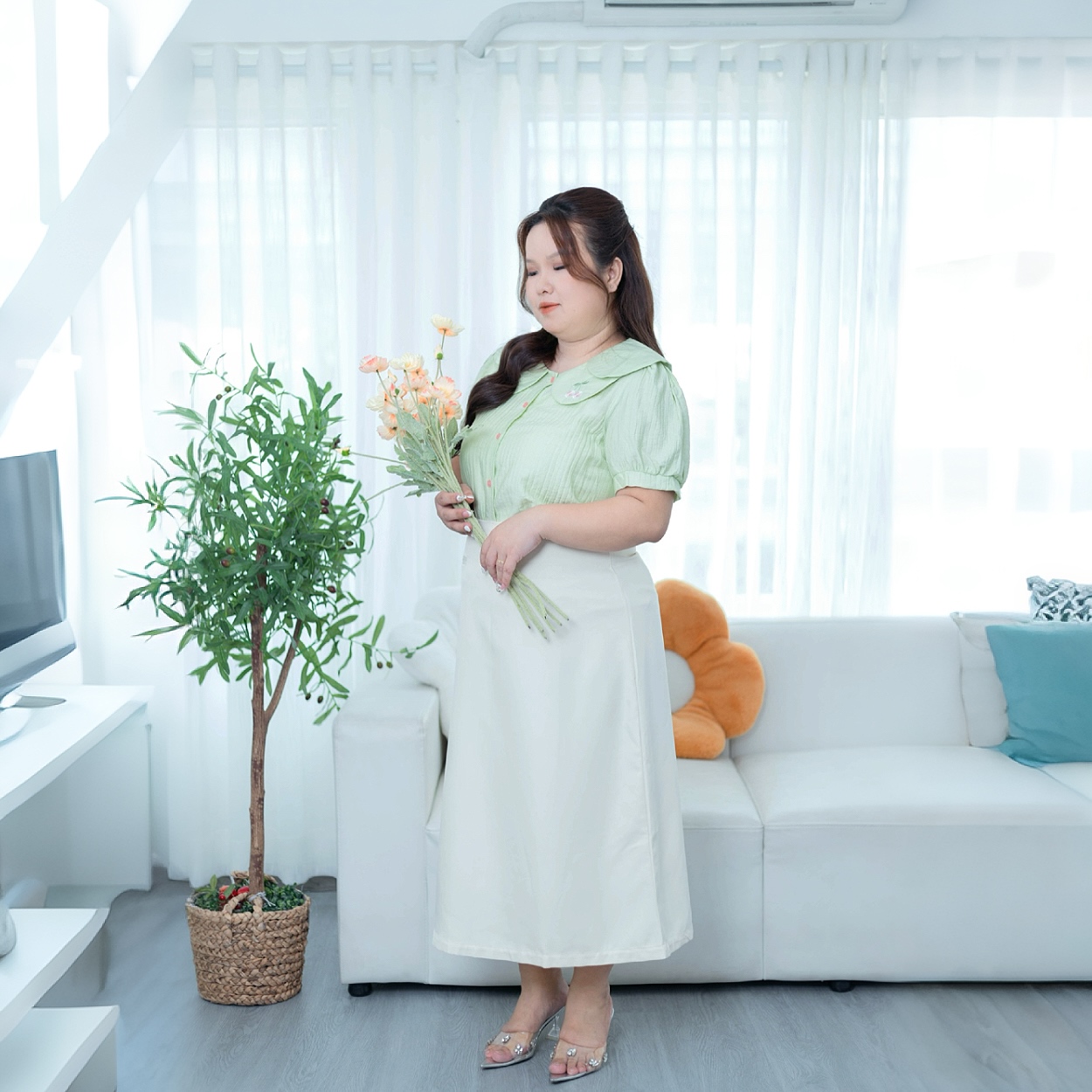 Áo sơ mi nữ bigsize 60kg - 95kg cổ sen thêu hoa - Chất cotton mềm mịn, phong cách vintage