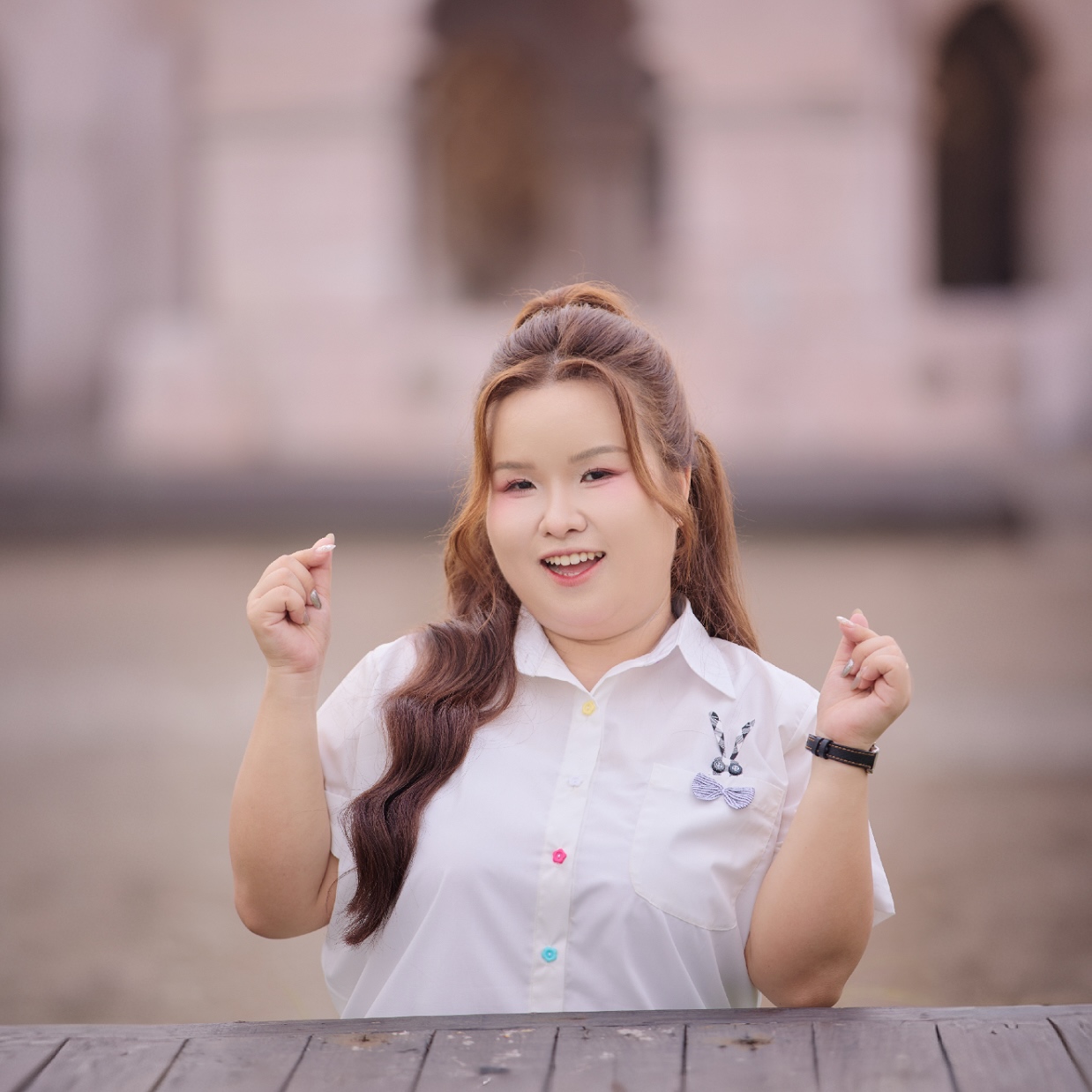 Áo sơ mi trắng nữ bigsize 60kg - 100kg đính thỏ và nơ