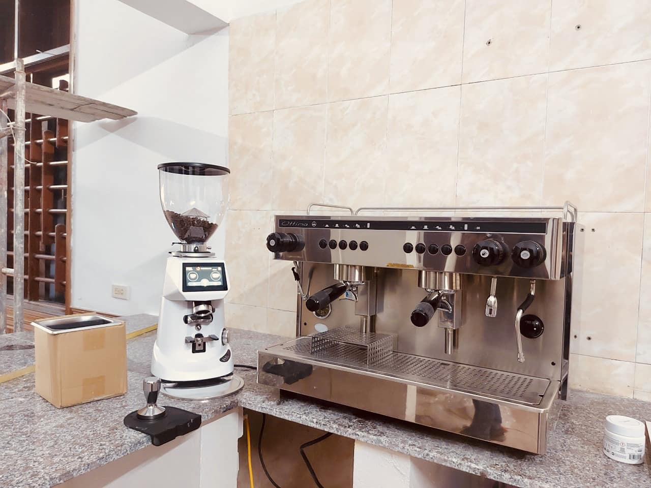 Bàn giao combo máy pha cà phê Ottima Inox 2 Group và máy xay F64E cho khách hàng Tp. Hà Tĩnh