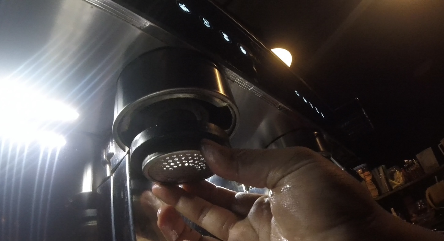 Hướng dẫn thay roăng máy pha cà phê một cách đơn giản