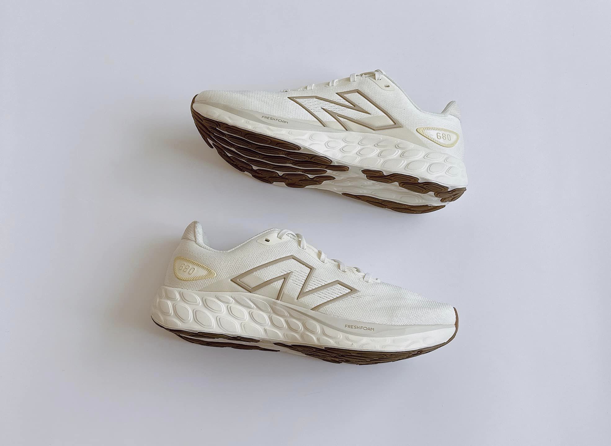 New balance 680 white hot sale