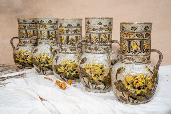 Cách chọn lọ hoa gốm sứ Bát Tràng đẹp và chất lượng