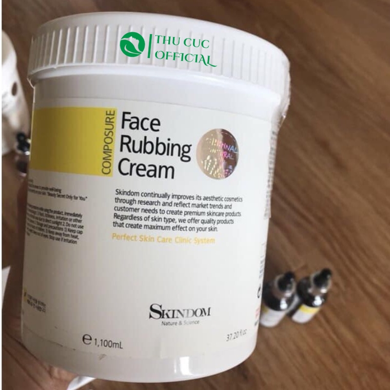 Kem thon gọn Skindom Face Rubbing Cream