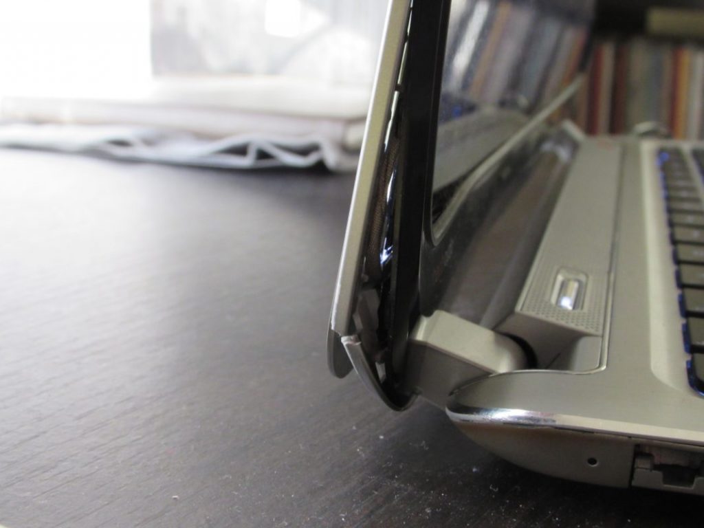 sửa bản lề laptop uy tín lấy ngay