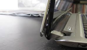 bản lề laptop hỏng