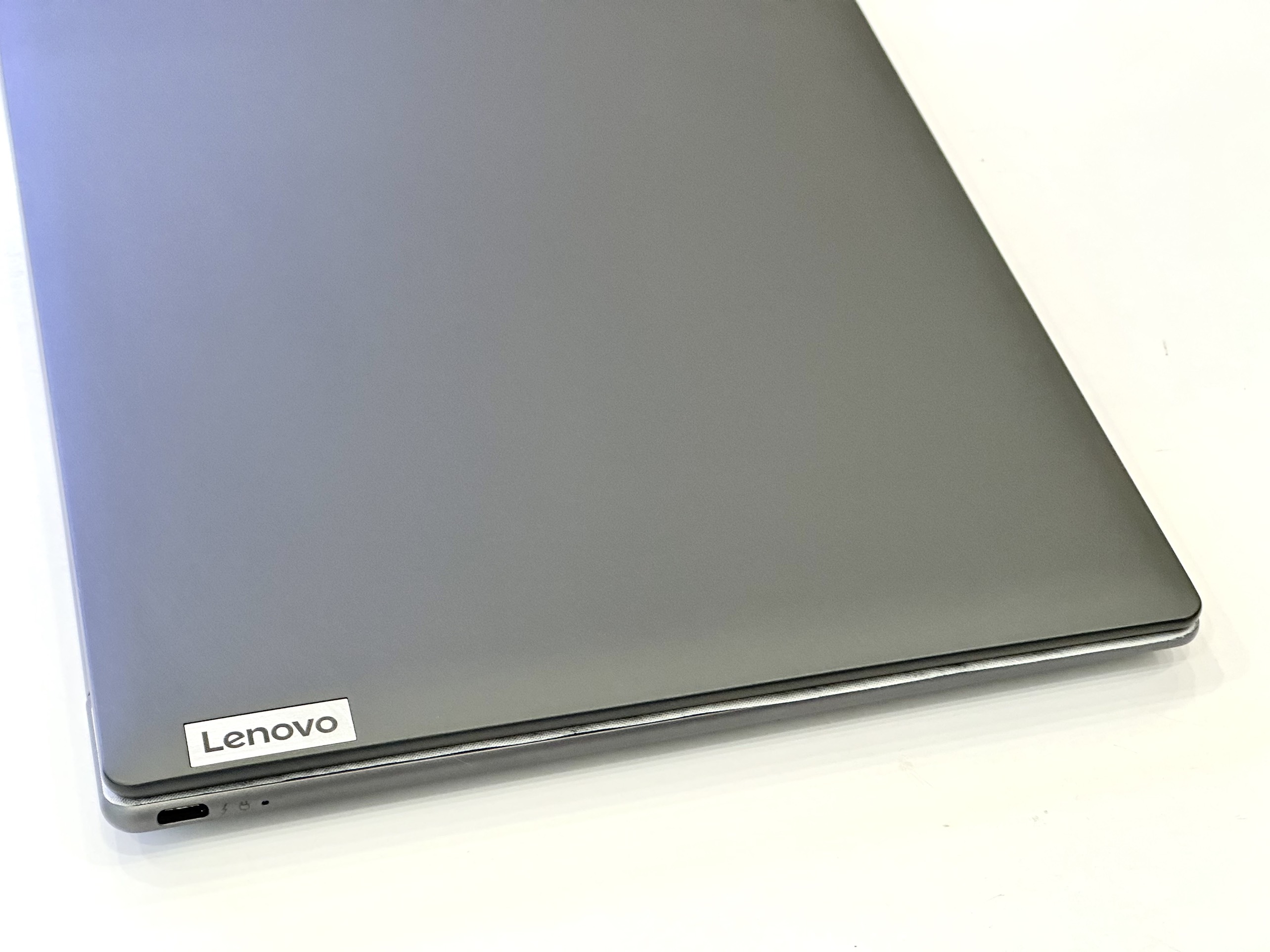 Lenovo YOGA Slim 7i Carbon i7-1260P