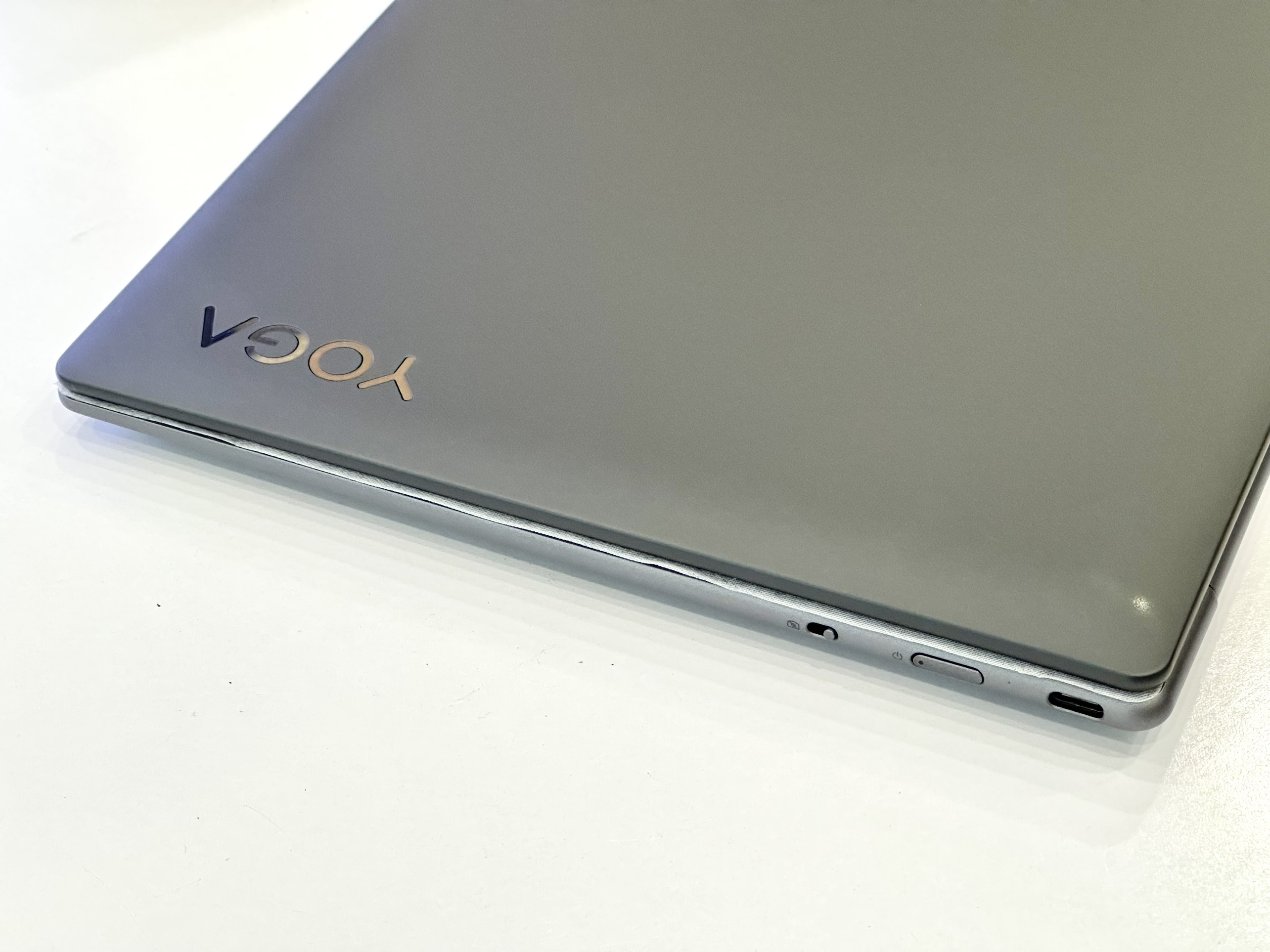 Lenovo YOGA Slim 7i Carbon i7-1260P