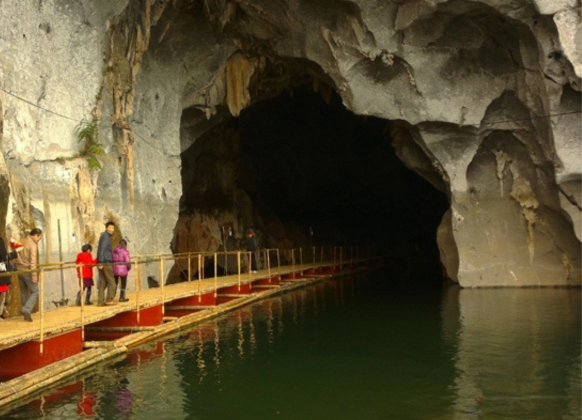 Thung Nai - Đền Bà Chúa Thác Bờ