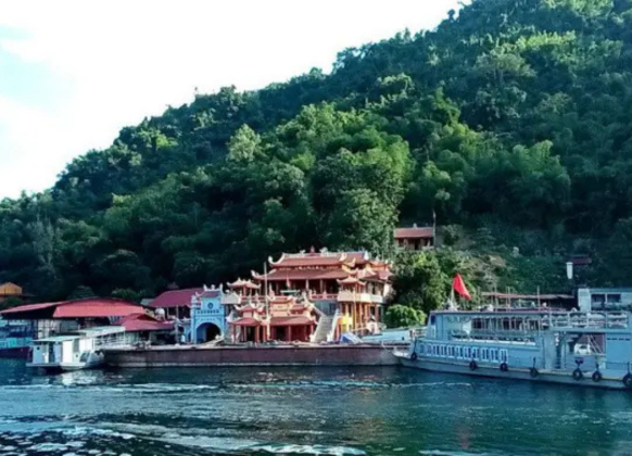 Thung Nai - Đền Bà Chúa Thác Bờ