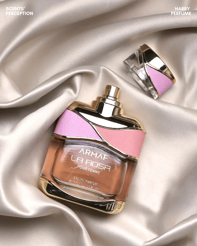 Thiết kế La Rosa thanh lịch với thủy tinh hồng phấn, điểm vàng ánh kim tinh tế, nữ tính, sang trọng, phù hợp trưng bày và làm quà