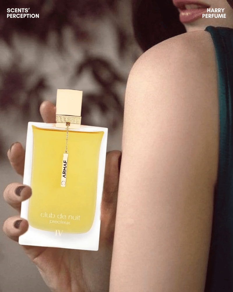 Club De Nuit Precieux IV mở đầu tươi mát mặn nhẹ, dịu ngọt ở tầng giữa và khép lại bằng lớp nền gourmand ấm mịn, thanh lịch và dễ nhớ.